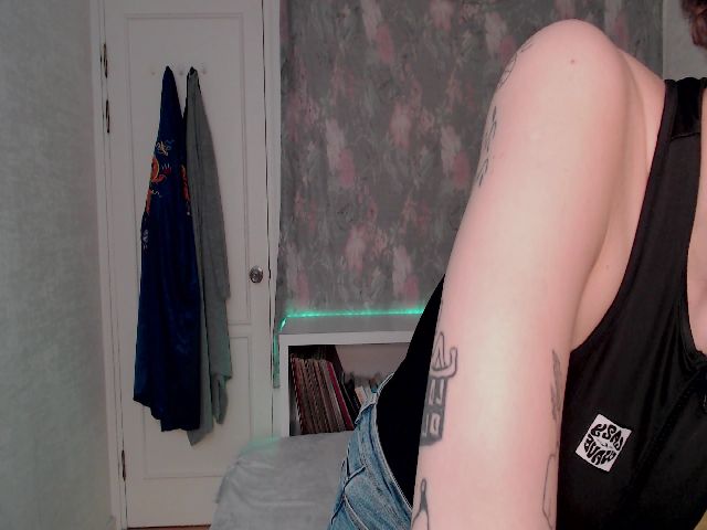 Live sex webcam photo for CassislanD #273816263