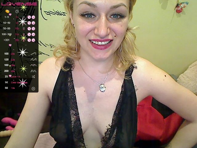 Live sex webcam photo for CatGirl01 #273773552