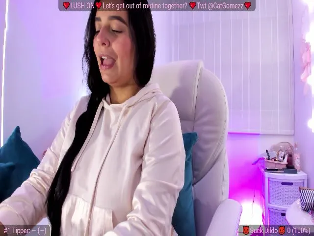 Live sex webcam photo for CatGomezz #272028835