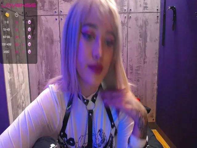 Live sex webcam photo for Cat_apple #272581105