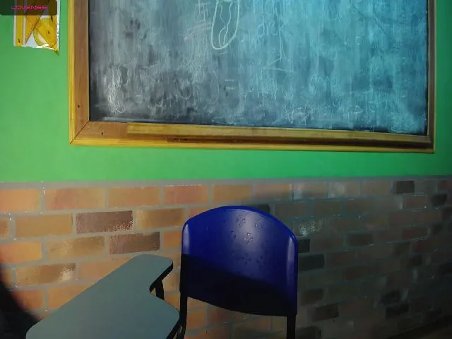 Live sex webcam photo for Cat_apple #272666828