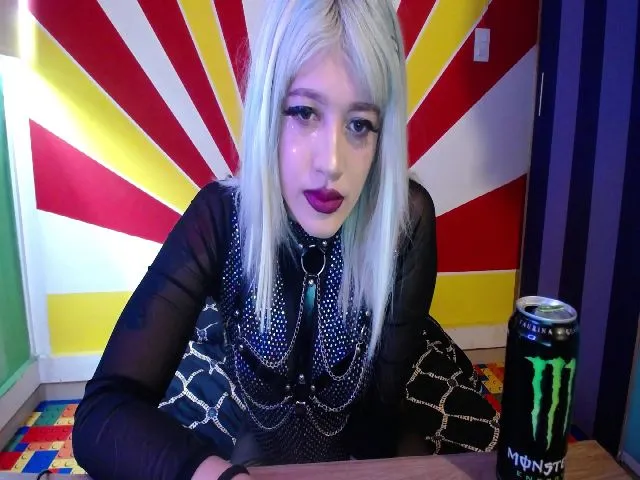 Live sex webcam photo for Cat_apple #272832365