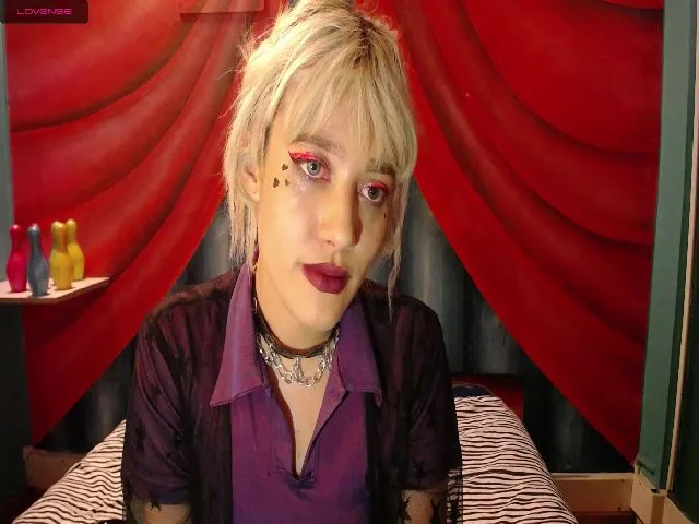 Live sex webcam photo for Cat_apple #272946481