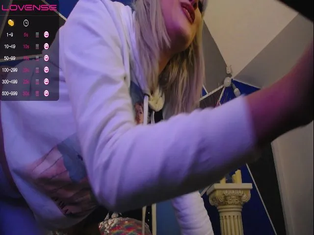 Live sex webcam photo for Cat_apple #273332143