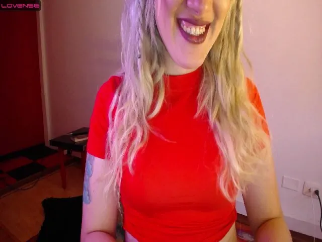 Live sex webcam photo for Cat_apple #273704591