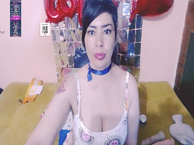 Live sex webcam photo for Catrinnalove #271903394