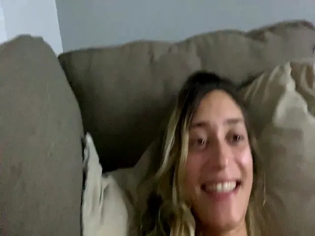 Live sex webcam photo for CescaAmor #272261402