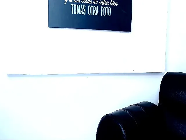 Live sex webcam photo for Chantal_grey #272335312