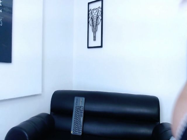 Live sex webcam photo for Chantal_grey #272348378