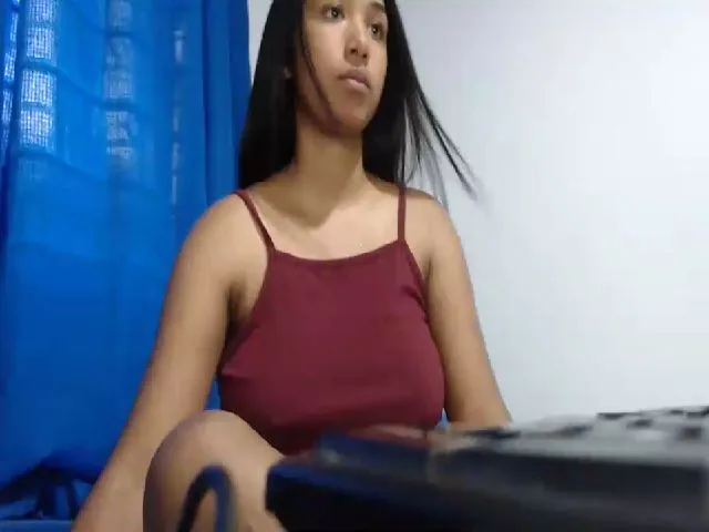 Live sex webcam photo for Chantall05 #271913424