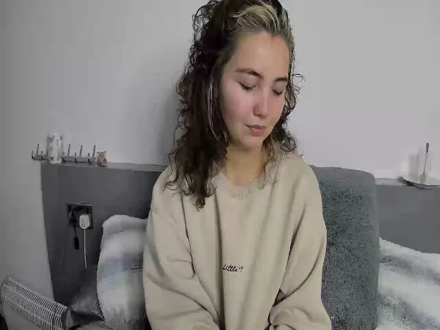 Live sex webcam photo for CharlieSimmsx #272087981