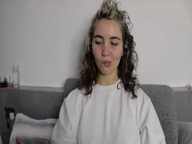 Live sex webcam photo for CharlieSimmsx #272220142