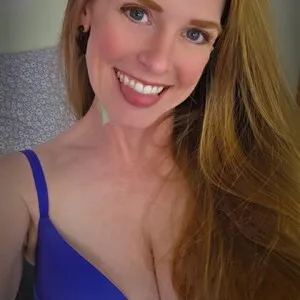 Live sex webcam photo for CharlotteDoe