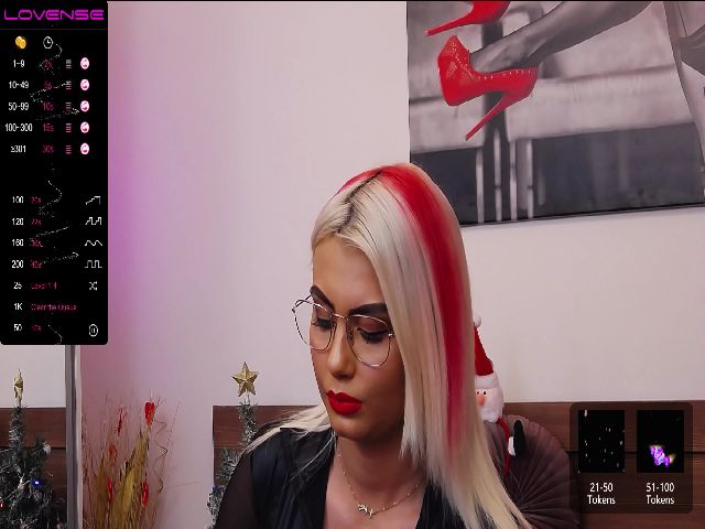 Live sex webcam photo for CharlotteQuin #271875693