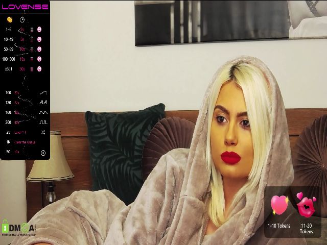 Live sex webcam photo for CharlotteQuin #272035725