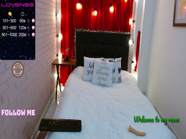 Live sex webcam photo for Charlotte_3x #271763067