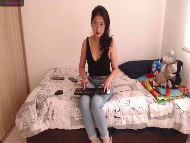 Live sex webcam photo for Charlotte_3x #273437866