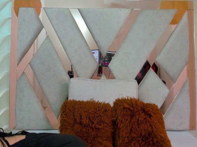 Live sex webcam photo for Charlotte_LW #273385240