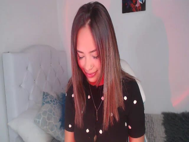 Live sex webcam photo for Charlotteh0 #274296088
