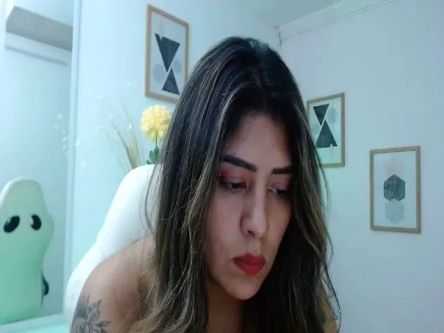 Live sex webcam photo for Charlotteklau #273382720