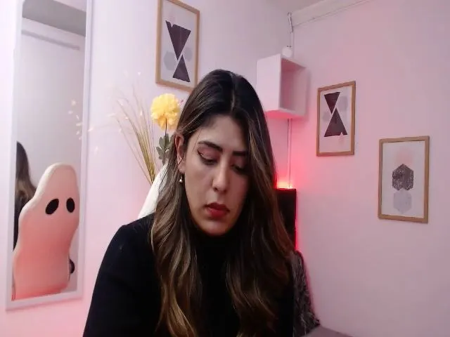 Live sex webcam photo for Charlotteklau #273382983
