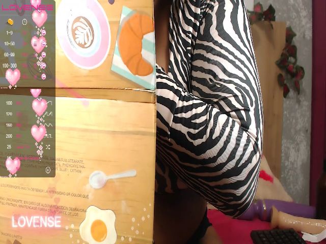 Live sex webcam photo for Charlotteskin #272908377
