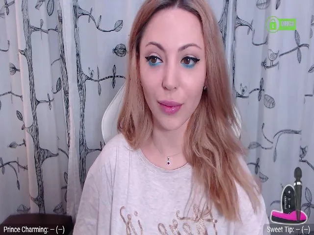 Live sex webcam photo for CharmingKARLA #271706310