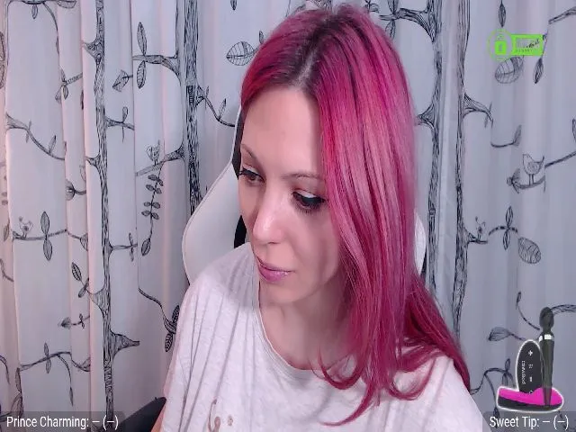 Live sex webcam photo for CharmingKARLA #271921664