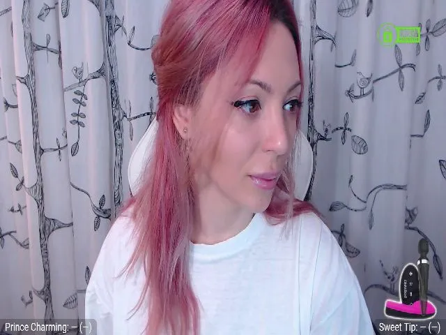 Live sex webcam photo for CharmingKARLA #271975210