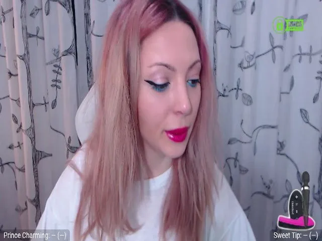 Live sex webcam photo for CharmingKARLA #272029768