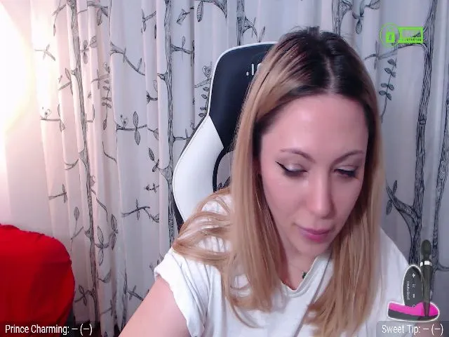 Live sex webcam photo for CharmingKARLA #272553444