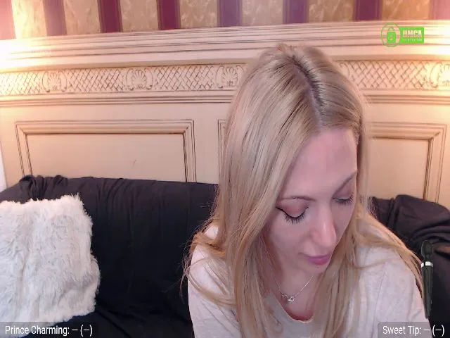 Live sex webcam photo for CharmingKARLA #273437852