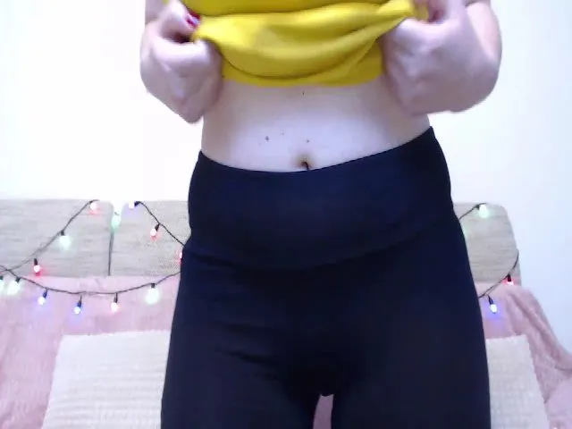 Live sex webcam photo for CharmingWanda #271900763
