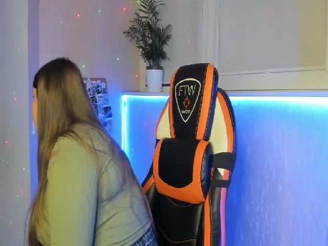 Live sex webcam photo for CheerryyPiiee #274485889