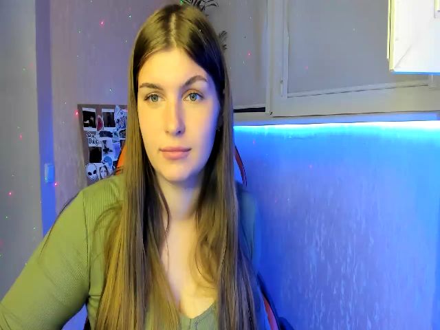 Live sex webcam photo for CheerryyPiiee #274487085