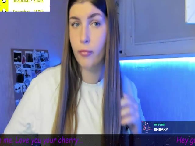 Live sex webcam photo for CheerryyPiiee #274535984