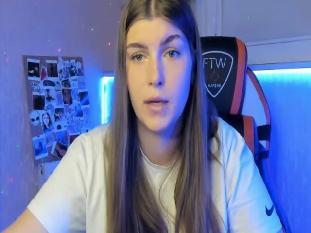 Live sex webcam photo for CheerryyPiiee #274557658