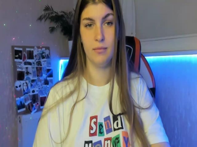 Live sex webcam photo for CheerryyPiiee #274579356