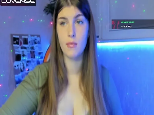 Live sex webcam photo for CheerryyPiiee #274651283