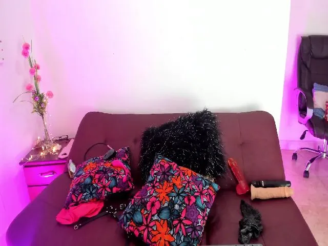 Live sex webcam photo for CherryxFire #271973564