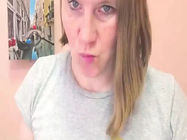 Live sex webcam photo for ChloePlay #271953272