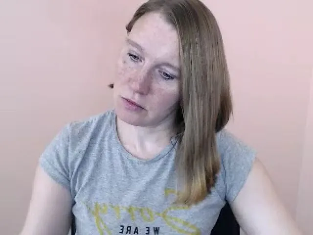 Live sex webcam photo for ChloePlay #271994047