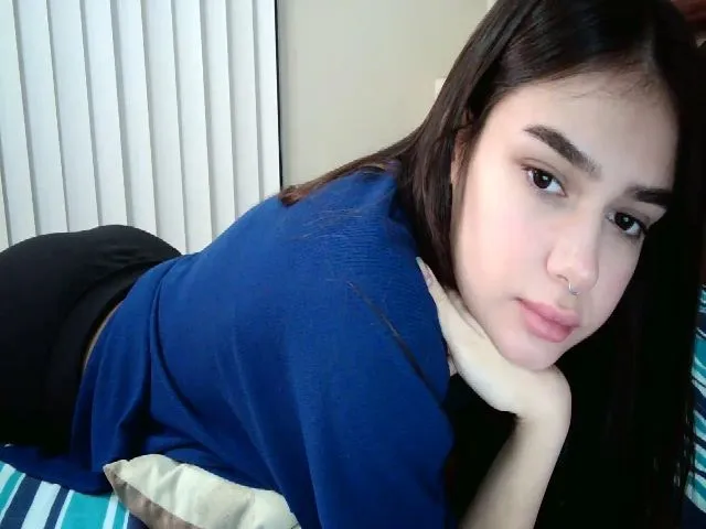 Live sex webcam photo for ChocoPiiie_ #273995826