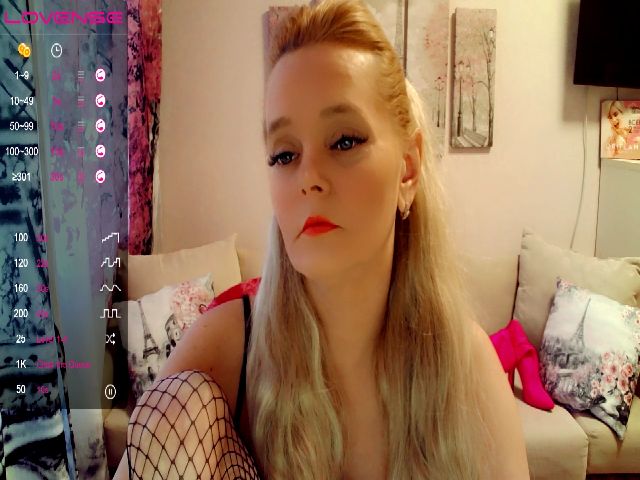Live sex webcam photo for ChristiRoses #272751563