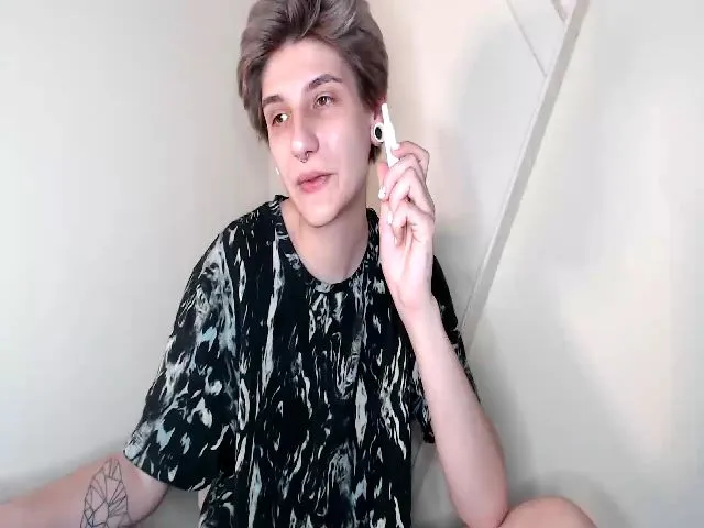 Live sex webcam photo for Chromasia #271928062