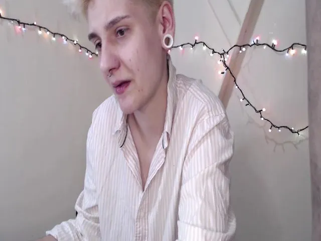 Live sex webcam photo for Chromasia #272036040