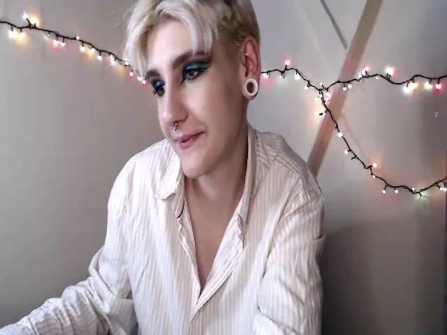 Live sex webcam photo for Chromasia #272212428