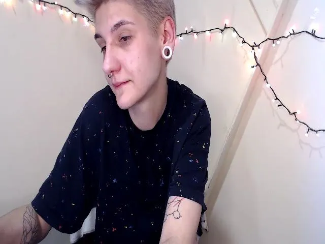 Live sex webcam photo for Chromasia #272384268