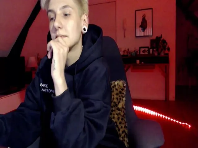 Live sex webcam photo for Chromasia #273179402