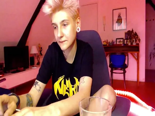 Live sex webcam photo for Chromasia #273358202